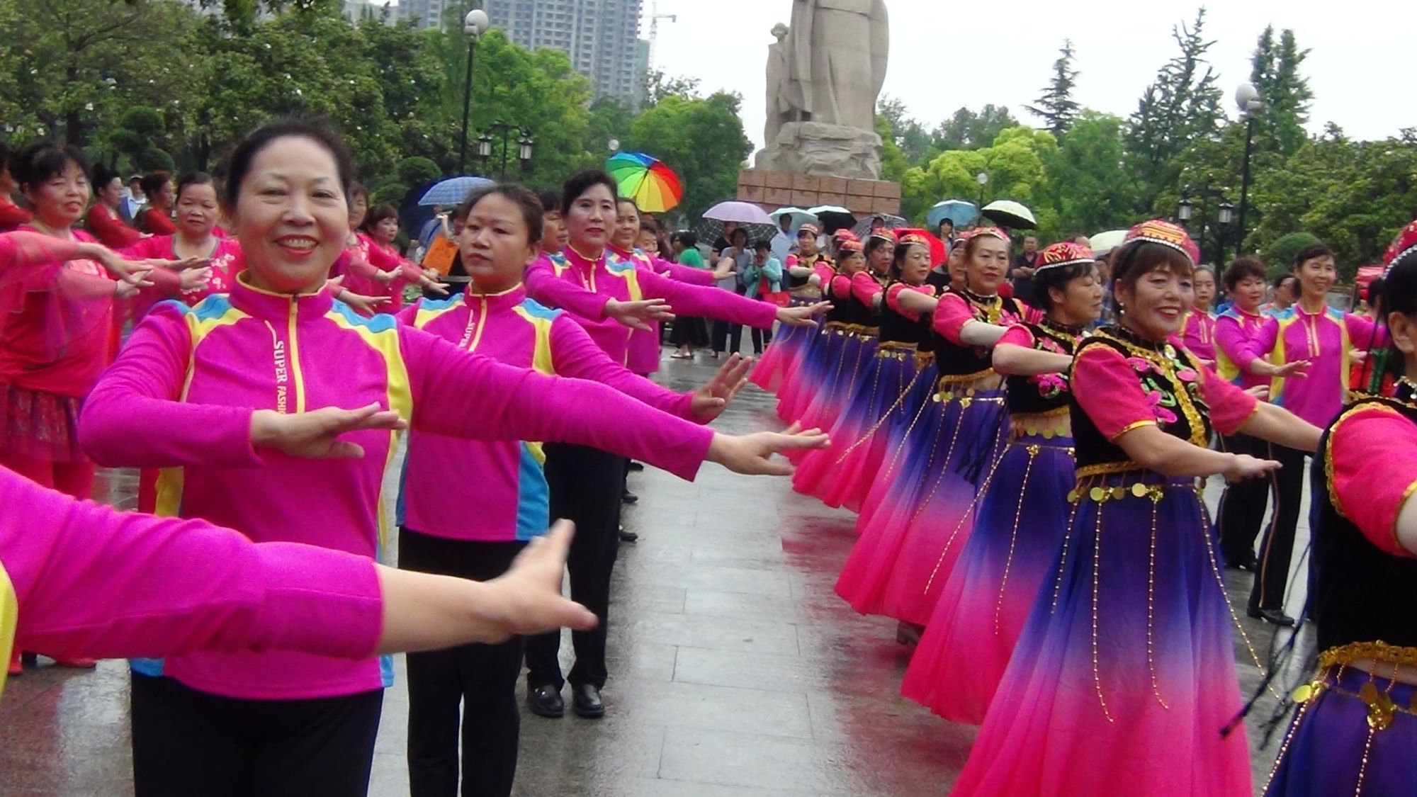 美久最新广场舞,美久广场舞潮流新篇章，引领全民健身热潮＂。