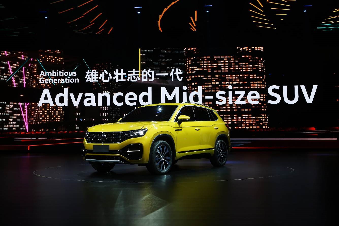 一汽最新suv,业界瞩目的“一汽全新SUV”亮相车展。